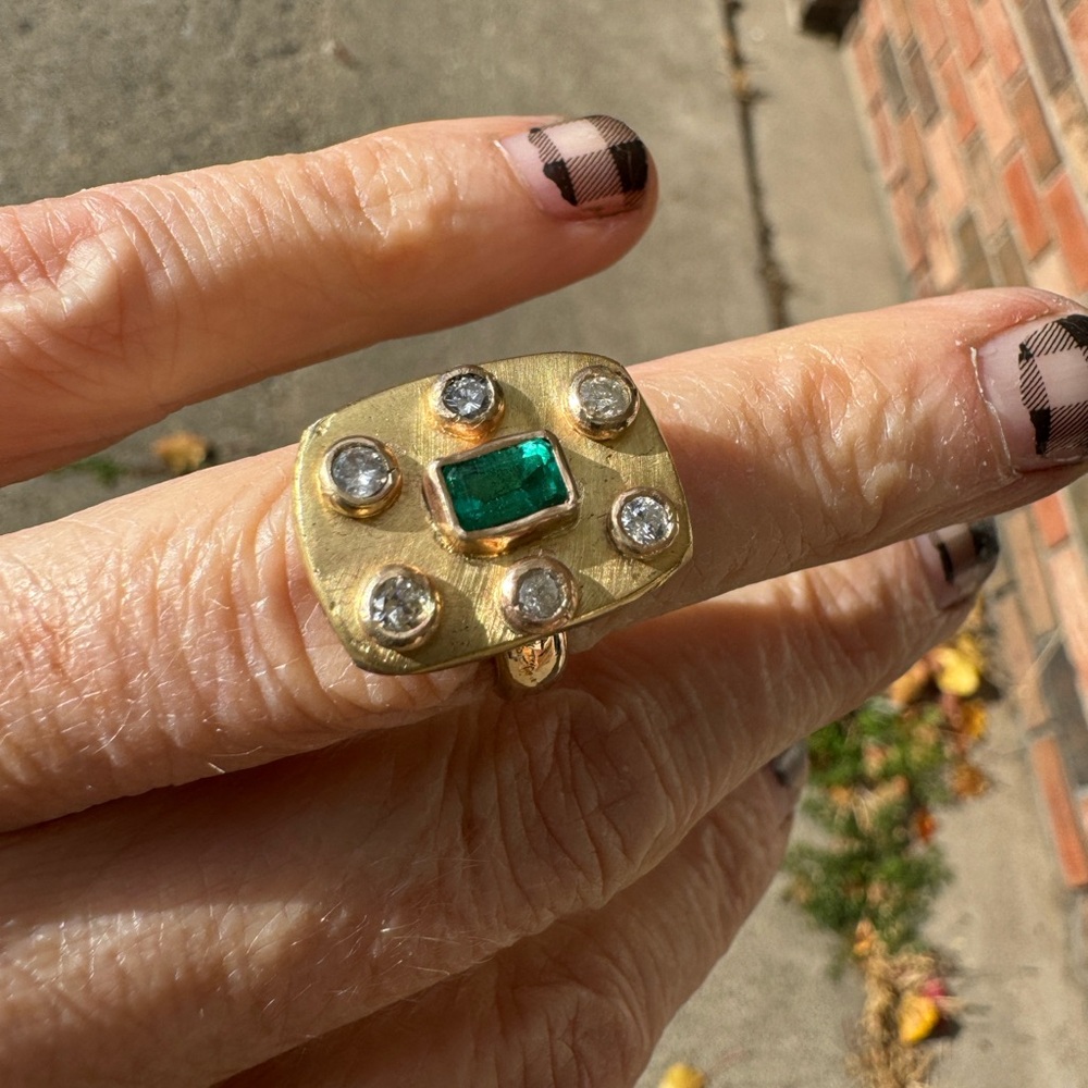 E.DeHaven 18k Emerald & Diamonds ring - Picture 13 of 16